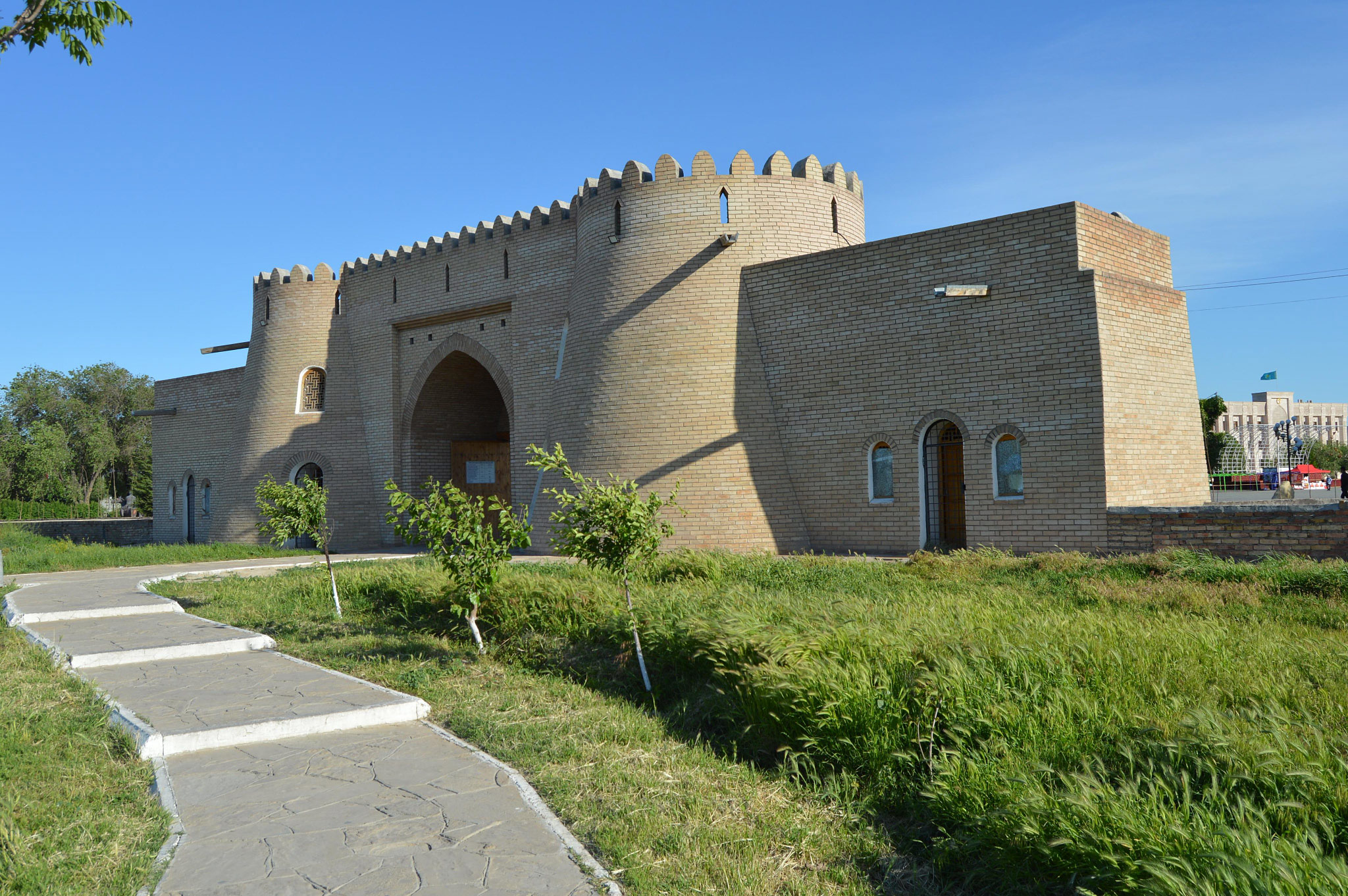 Turkistan (Түркістан, Туркестан)
